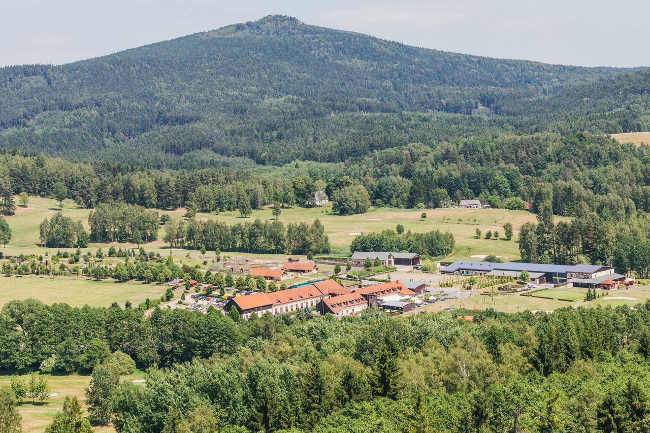 Resort Malevil Jablonné v Podještědí المظهر الخارجي الصورة